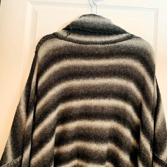 Neiman Marcus Cable Knit Stripe Turtle Neck Wrap Poncho Cape Winter Sweater - Picture 10 of 13